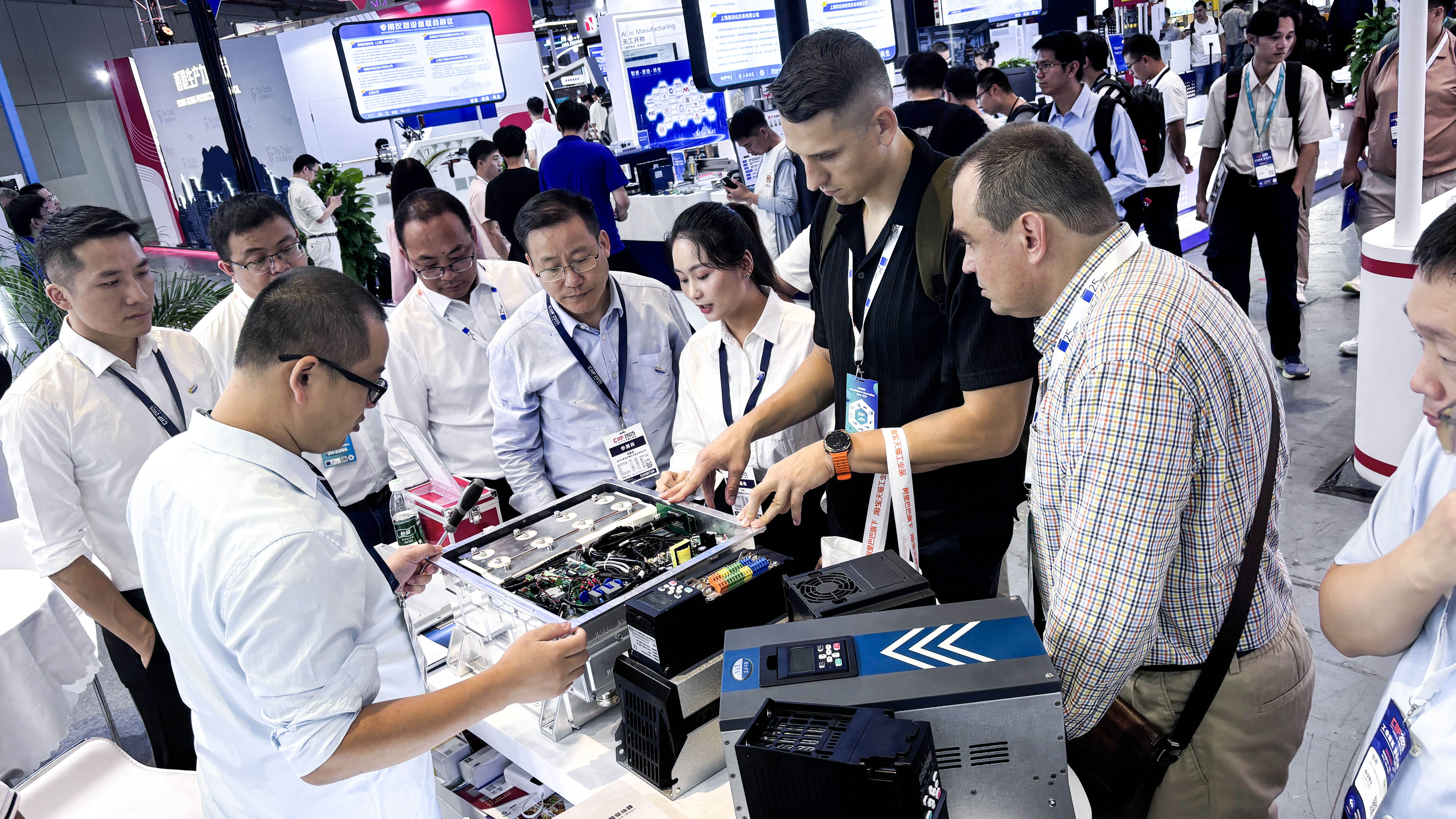【工博会直击】2025上海工博会首日晨光：体育6686深耕新能源与工业自动化智能制造，以技术诠释实力!